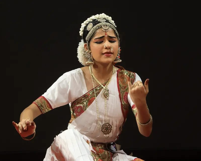 Dance performance photo